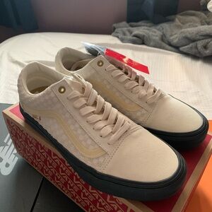 Vans Men's Cream and Black Sneakers